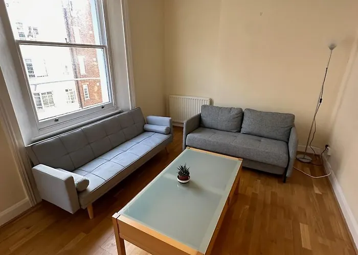 Notting Hill - Welcoming 2-Bed Flat